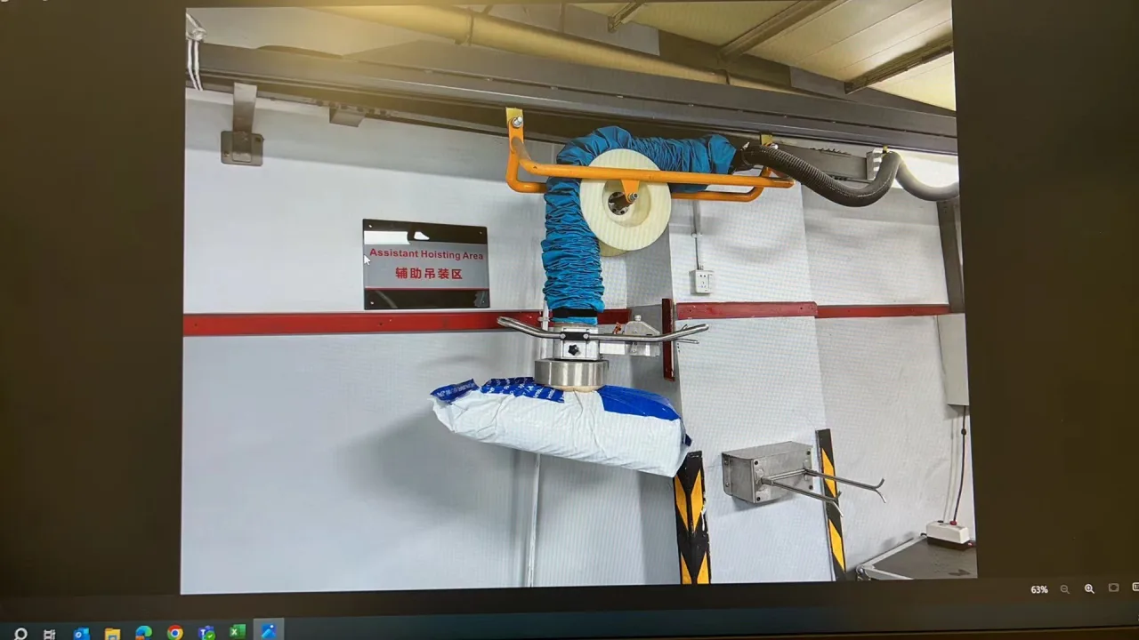 Tubo de elevación por vacío plegado y saco sellado bajo el techo bajo